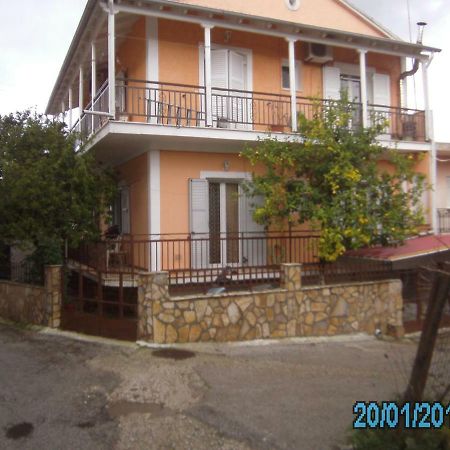 Apartament George'S House Ágios Matthaíos Zewnętrze zdjęcie