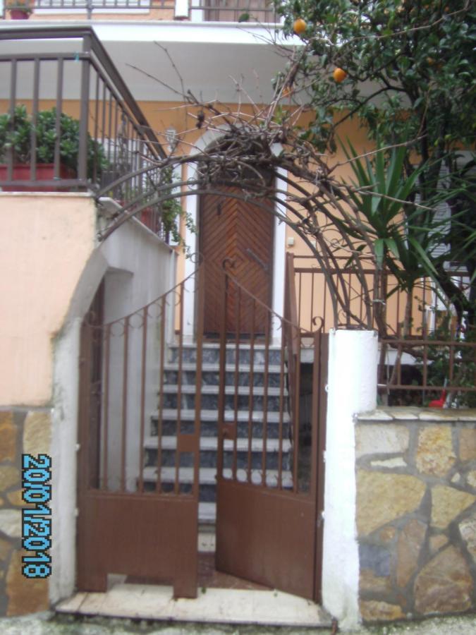 Apartament George'S House Ágios Matthaíos Zewnętrze zdjęcie