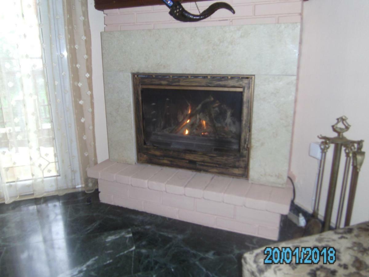 Apartament George'S House Ágios Matthaíos Zewnętrze zdjęcie