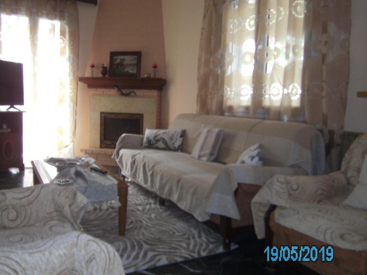 Apartament George'S House Ágios Matthaíos Zewnętrze zdjęcie