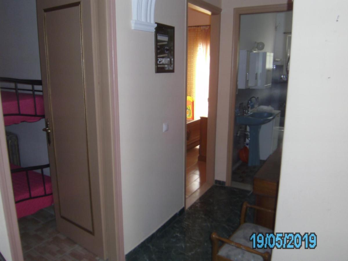 Apartament George'S House Ágios Matthaíos Zewnętrze zdjęcie