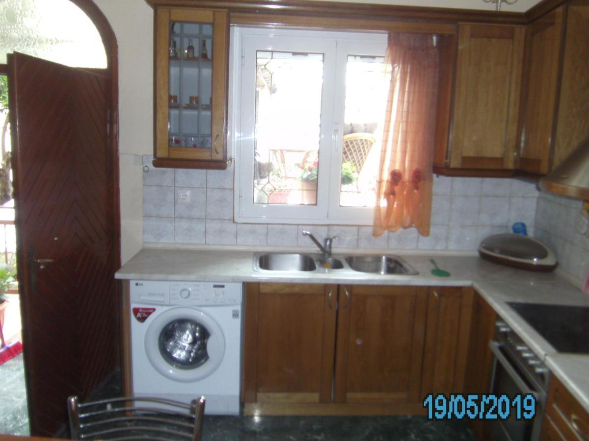 Apartament George'S House Ágios Matthaíos Zewnętrze zdjęcie
